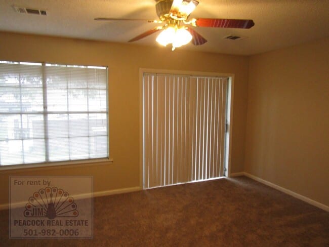 Building Photo - 15 Laramie Cove
