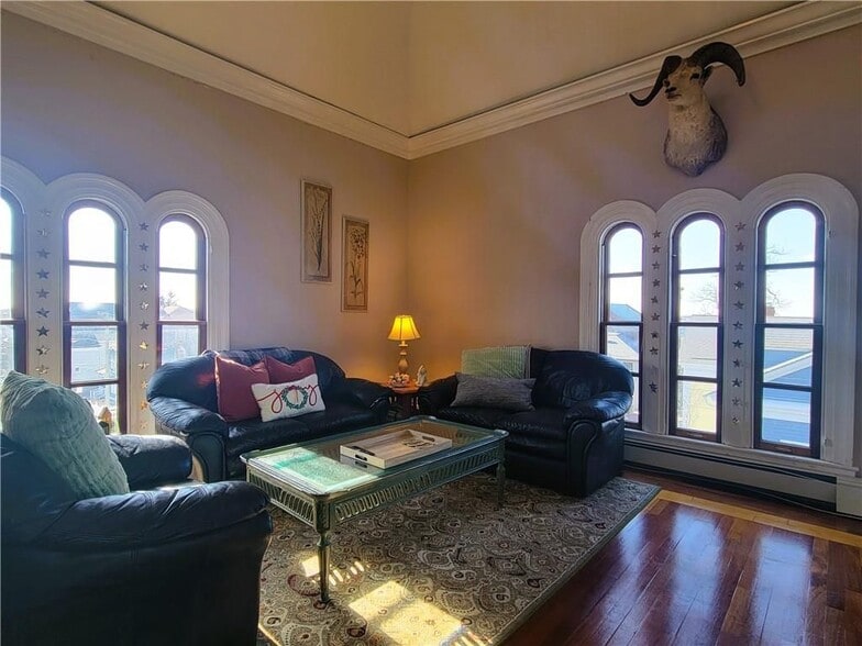 Building Photo - 92 Pelham St