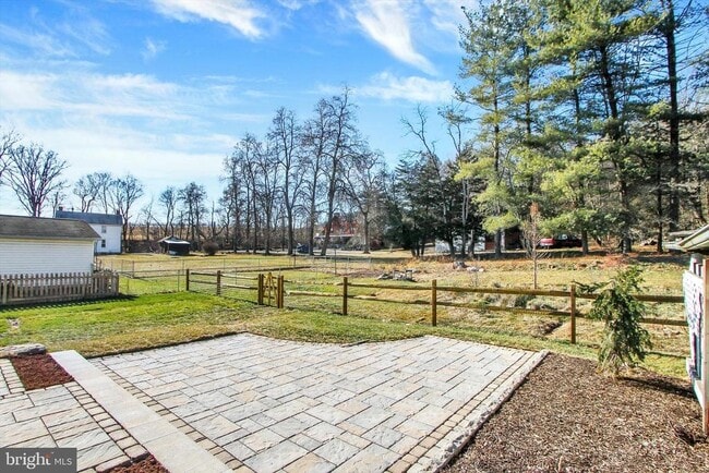 Building Photo - 367 High St