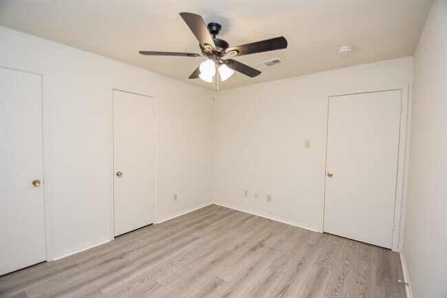Building Photo - 4018 Bassingham Dr