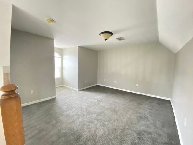 Building Photo - 3001 Limbo Ln