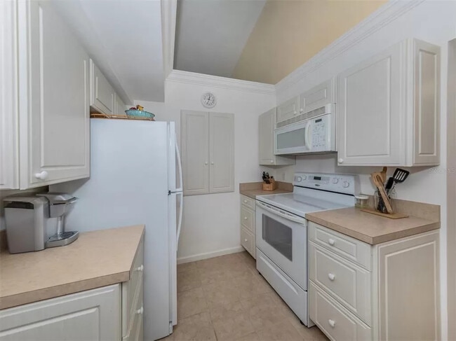 Building Photo - 1585 Tarpon Center Dr