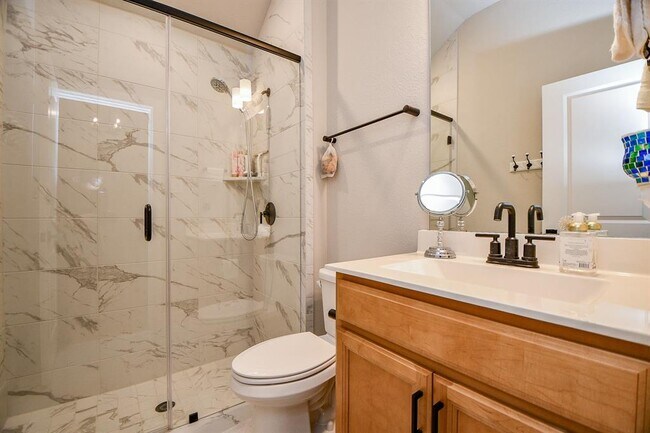 Building Photo - 18426 Bluebird Br Ln
