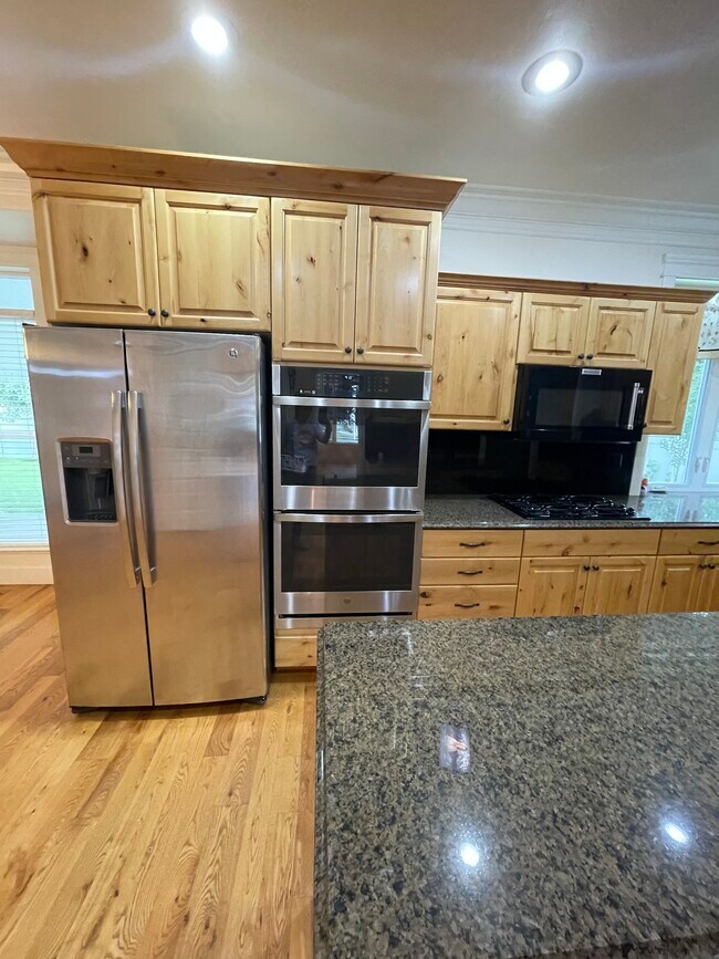 Building Photo - 2009 Autumn Ln