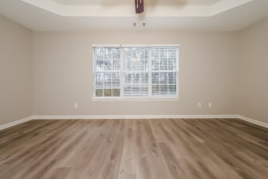 Building Photo - 545 Wyntuck Dr