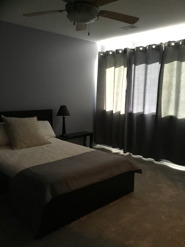 Master bedroom - 1245 S Maple Rd