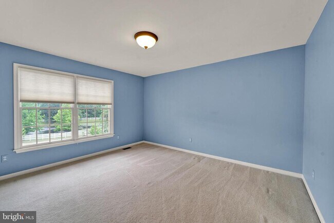 Building Photo - 19 Meadowlark Dr