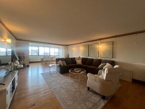 Building Photo - 8 Whittier Pl