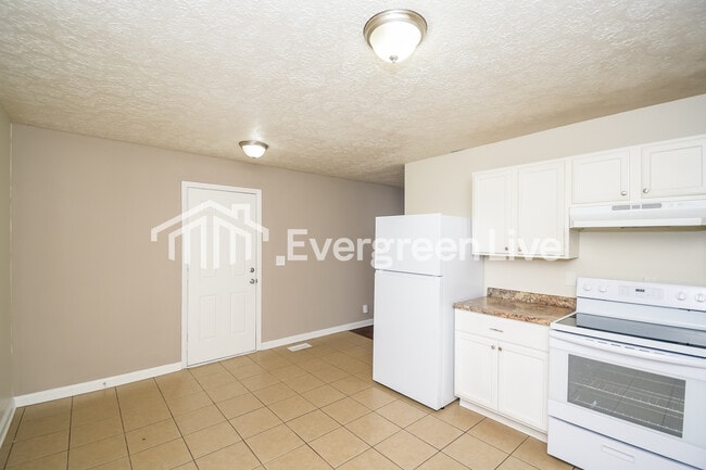 Building Photo - 8724 Montery Rd