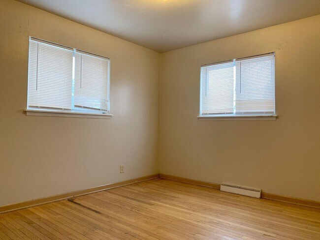 Building Photo - 7711 W Hampton Ave