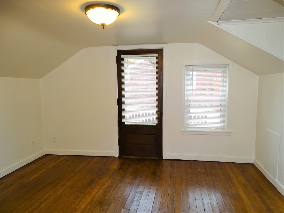 Building Photo - 160 Mechanic St