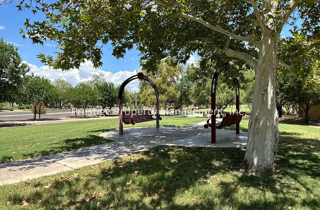 Building Photo - Spacious, Rancho Sahuarita Beauty!