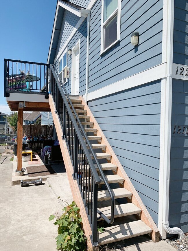 Building Photo - 1214 Billy Frank Jr. St
