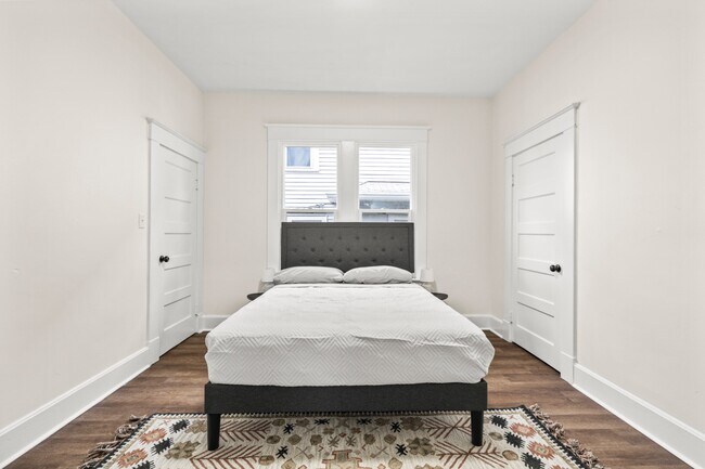 Building Photo - 941 E Raymond St