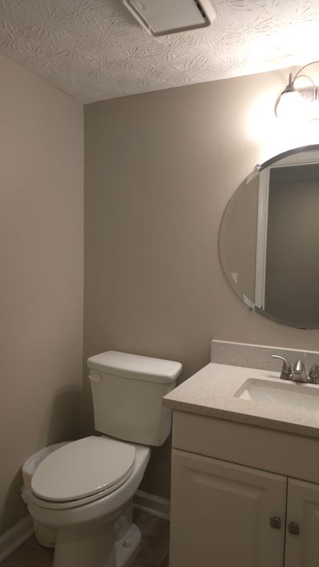 Building Photo - 10480 Summer Creek Dr
