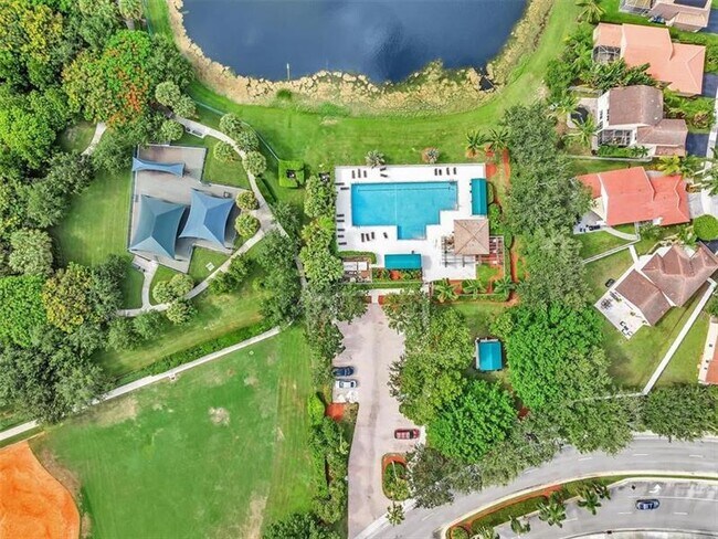 Building Photo - 839 Falling Water Rd