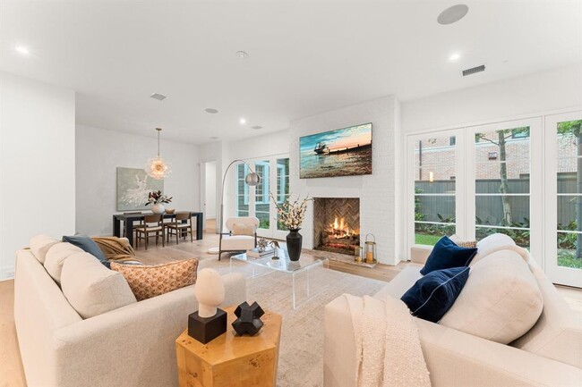 Building Photo - 2530 Stanmore Dr