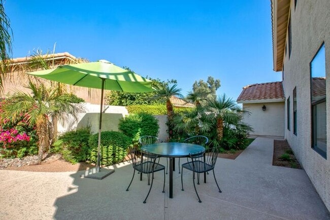 Building Photo - 5 bed 3 bath, 3500 sft in Tempe with pool