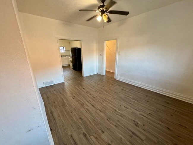 Building Photo - 2903 Stayton St