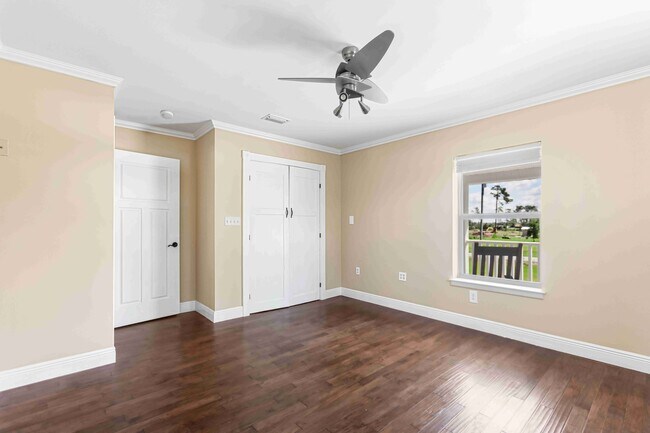 Building Photo - 7211 Bay Crest Rd