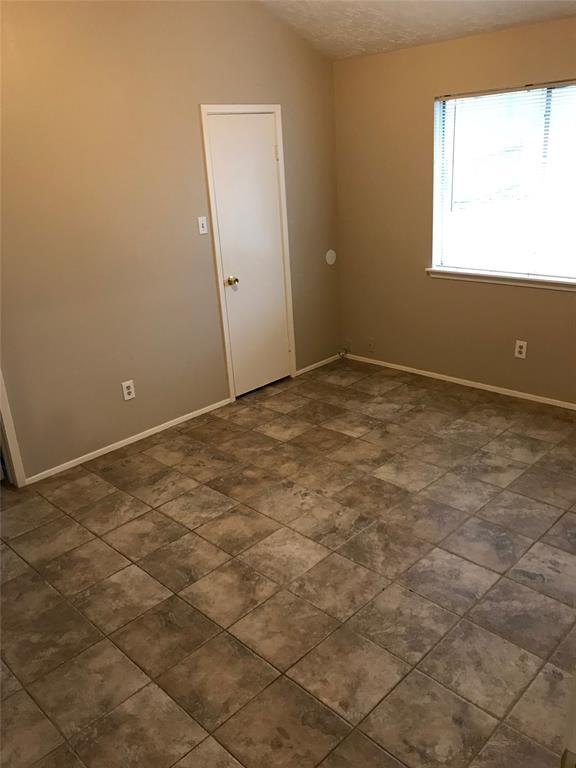 Building Photo - 2431 Autumn Springs Ln