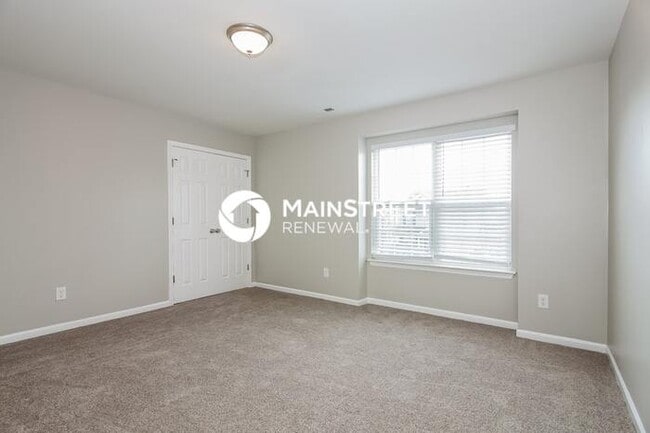 Building Photo - 4 Bedroom Pet-Friendly Home in Dallas, NC with Main Street Renewal