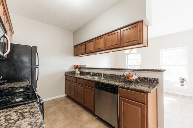 Building Photo - 639 Stonegate Dr