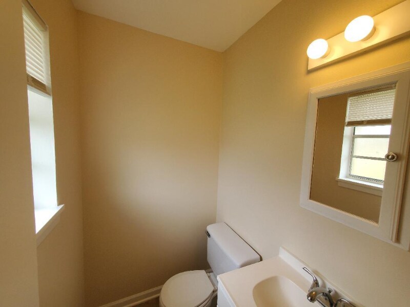 Building Photo - 106 Ivy St