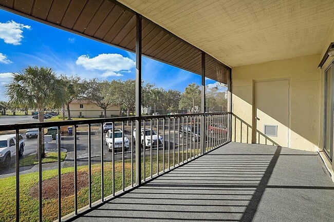 Building Photo - 6327 Chasewood Dr