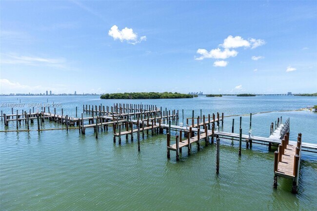 Building Photo - 770 NE 69th St