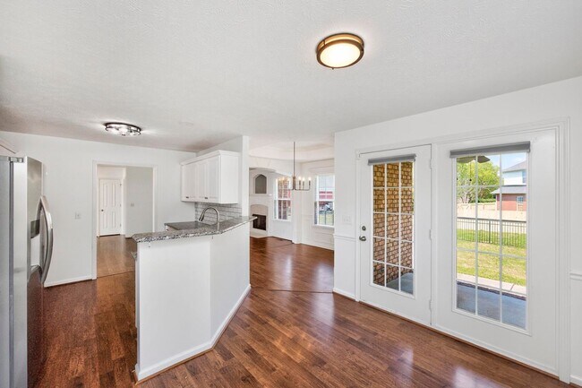 Building Photo - 197 Red Jacket Trce