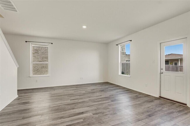 Building Photo - 449 Stone Water Ln