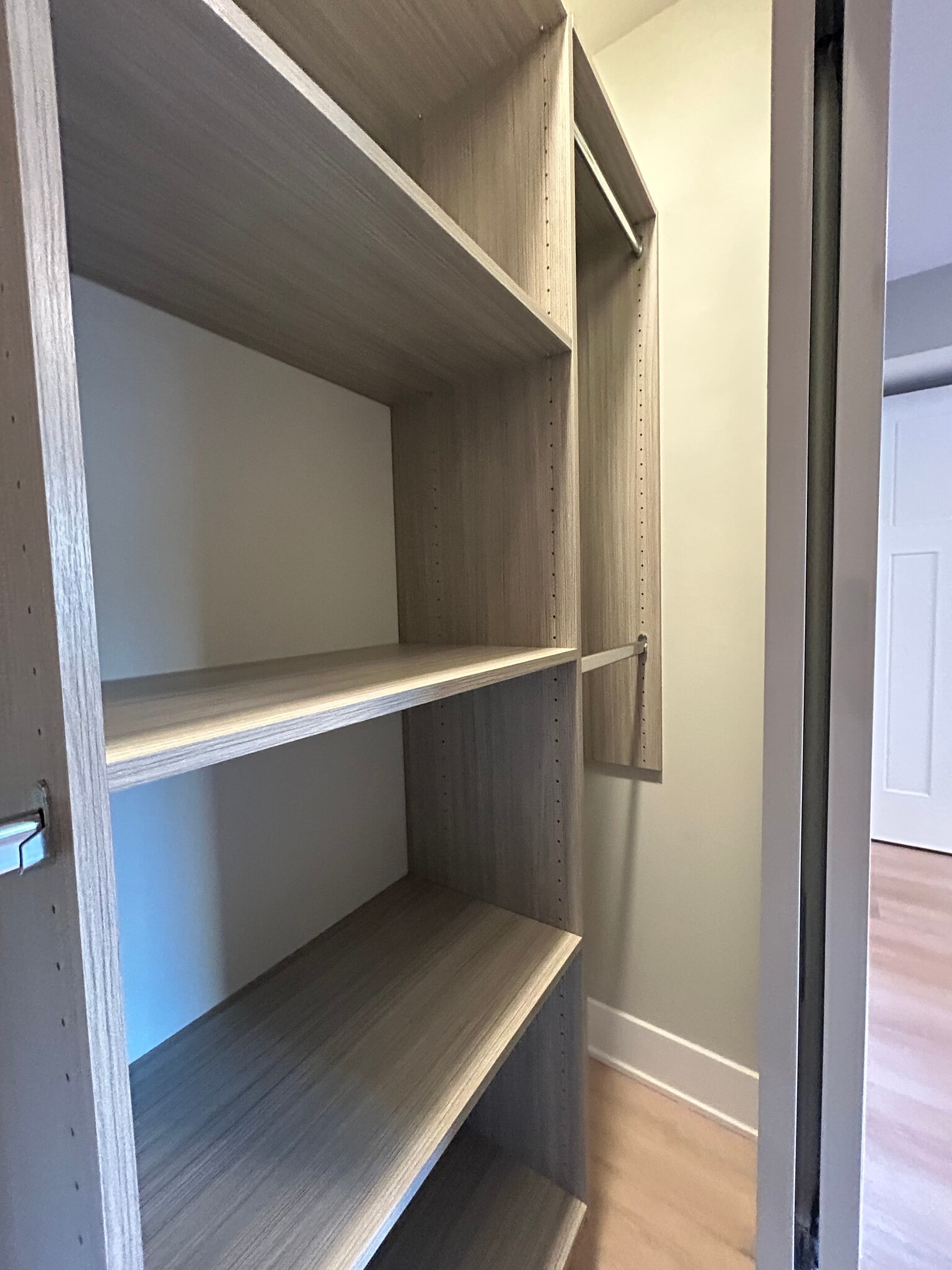 Building Photo - 1214 N La Salle Dr