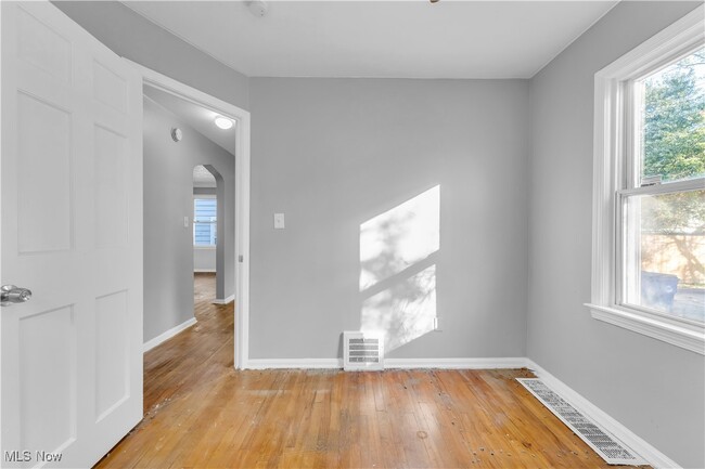 Building Photo - 12605 Hirst Ave