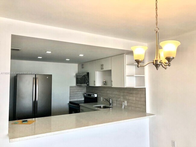 Building Photo - 13155 Ixora Ct