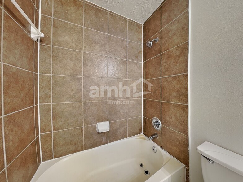 Building Photo - 19715 N Vlg of Bridgestone Ln