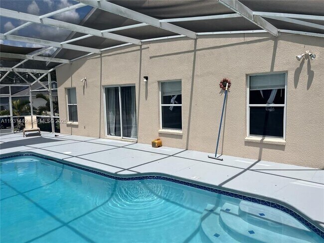 Building Photo - 189 Emeraldview Ave