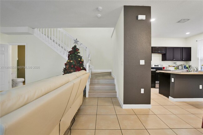 Building Photo - 101 NE 37th Pl