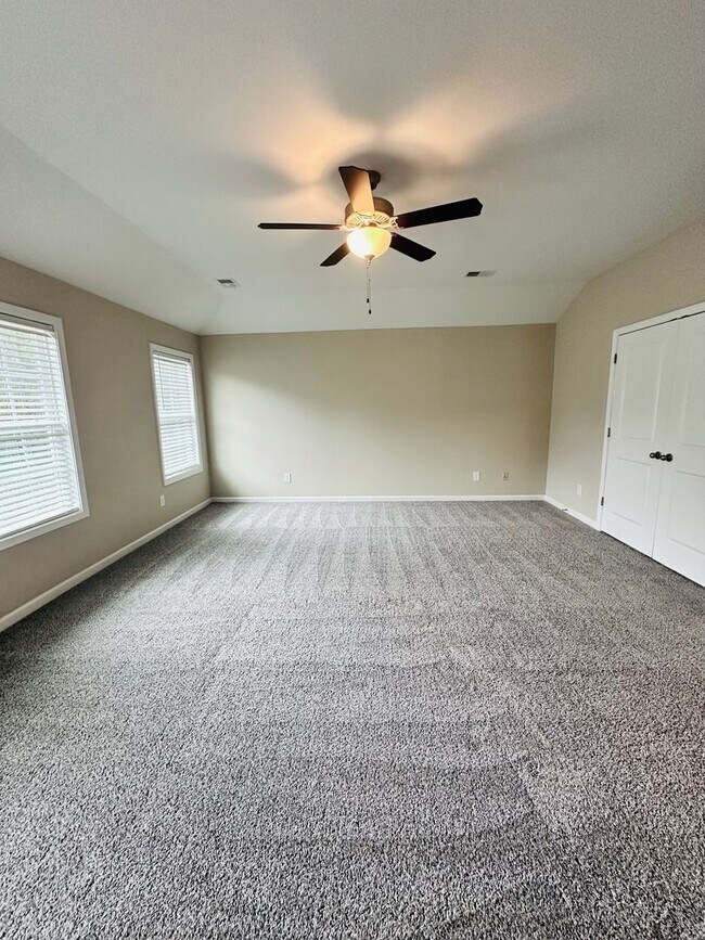 Building Photo - 205 Dog Fennel Ln