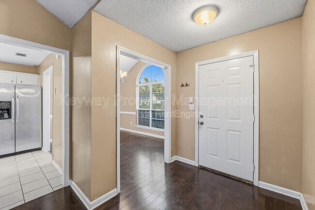 Building Photo - 3013 Heron Ct