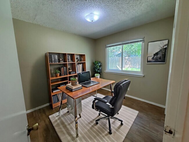 Building Photo - 10138 Inridge