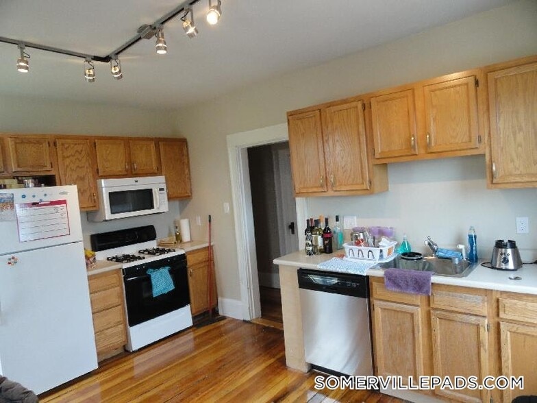 Building Photo - 101 Heath St