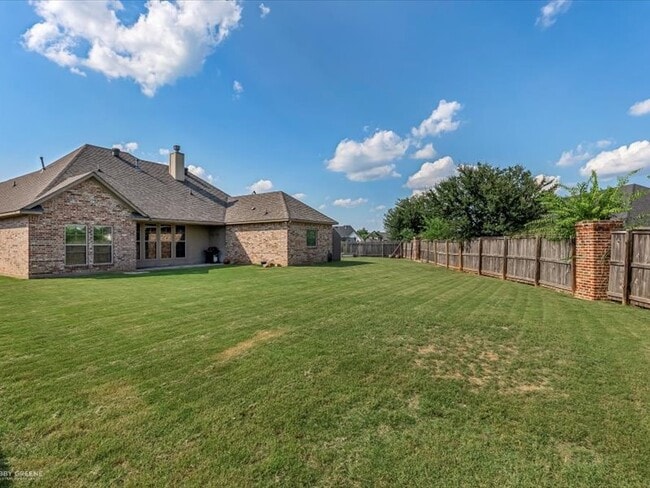 Building Photo - 218 Roanoke Cir