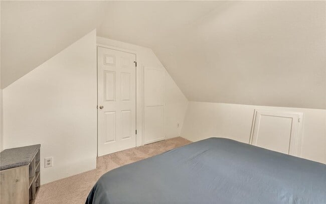 Building Photo - 801 NW C St