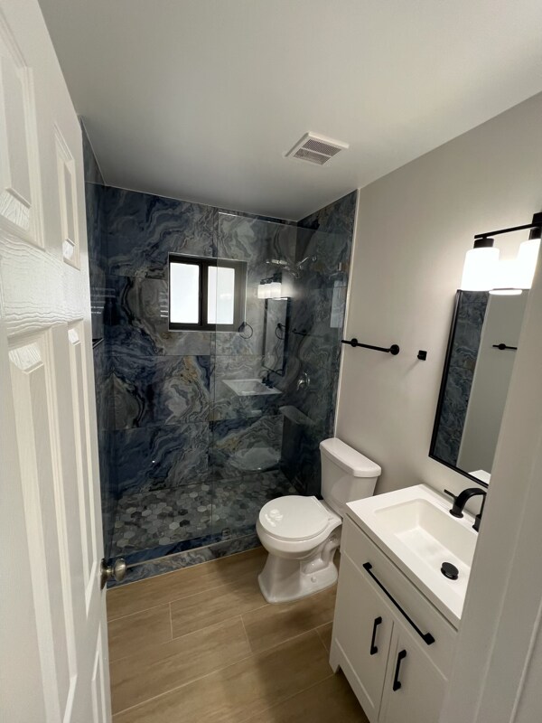 Building Photo - 160 E 34th St