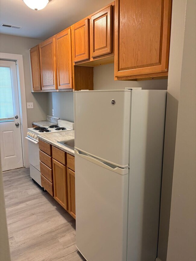 Building Photo - Adorable 1 Bedroom home Fountain Square