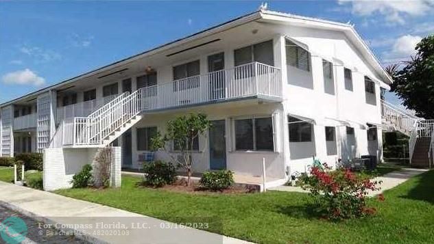 Building Photo - 2100 NE 51st Ct