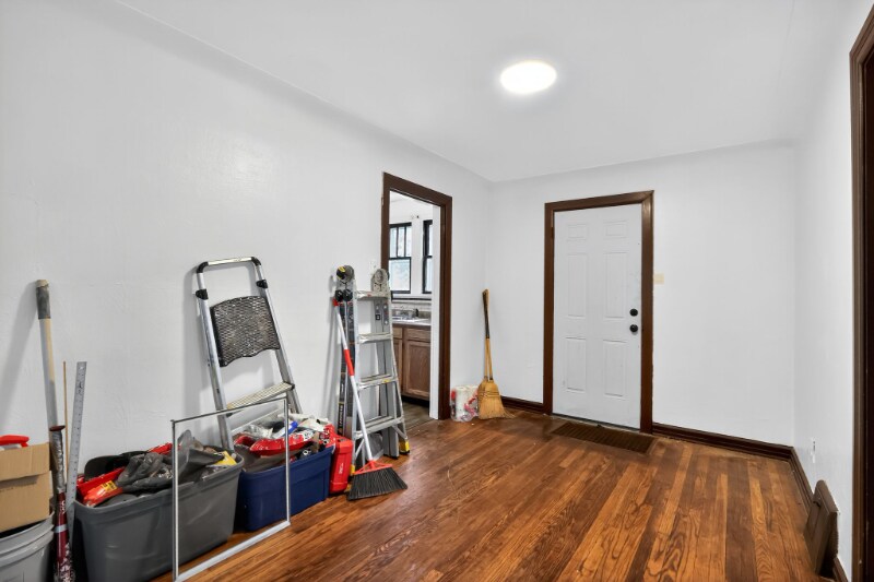 Building Photo - 2525 Tyrell Dr
