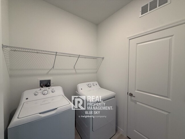 Building Photo - 18200 Pleasantview Blvd