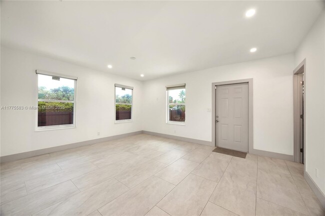 Building Photo - 2650 SW 65th Ave